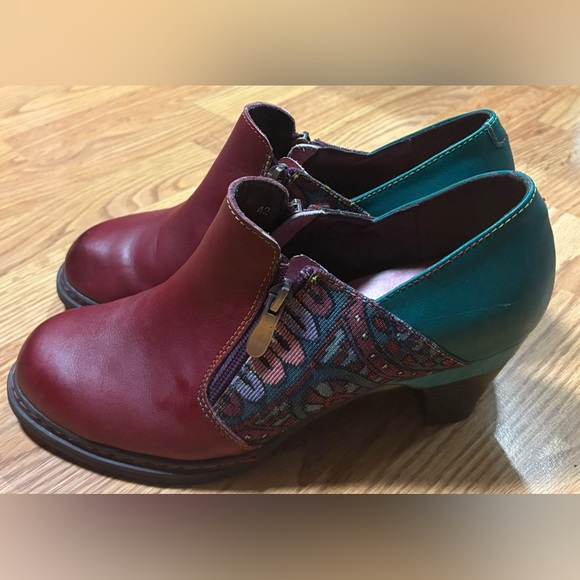 Chic Burgundy and Teal Ankle Boots - Picture 5 of 7